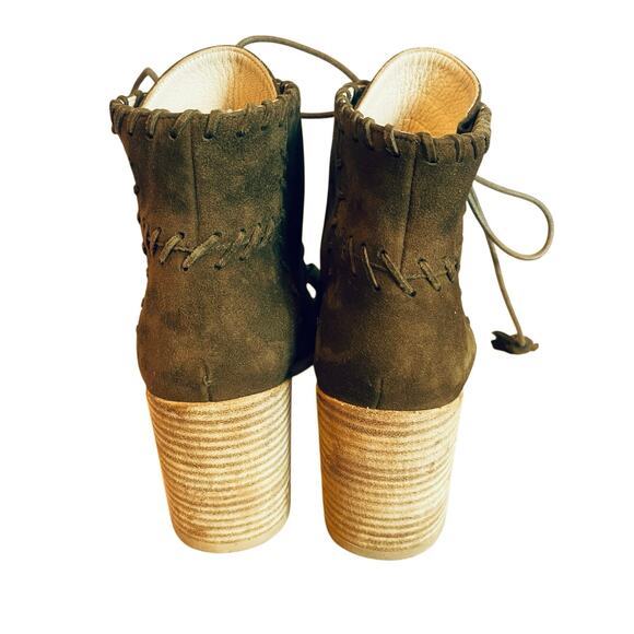 Stuart Weitzman Wallawalla Suede Block Heel Booties Olive Green 7M - Picture 4 of 9